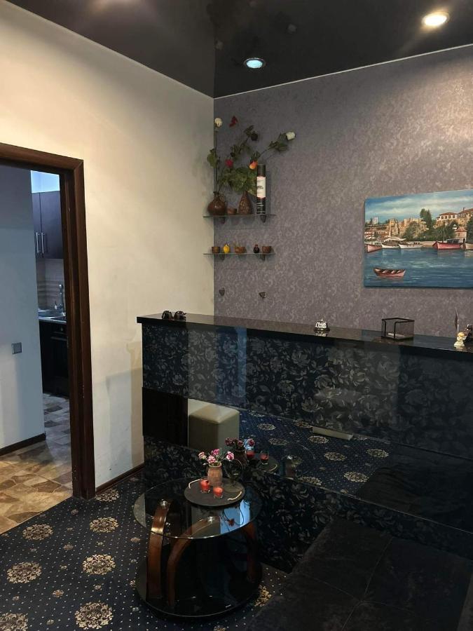 Du Vin Rouge Tbilisi Ξενοδοχείο Εξωτερικό φωτογραφία