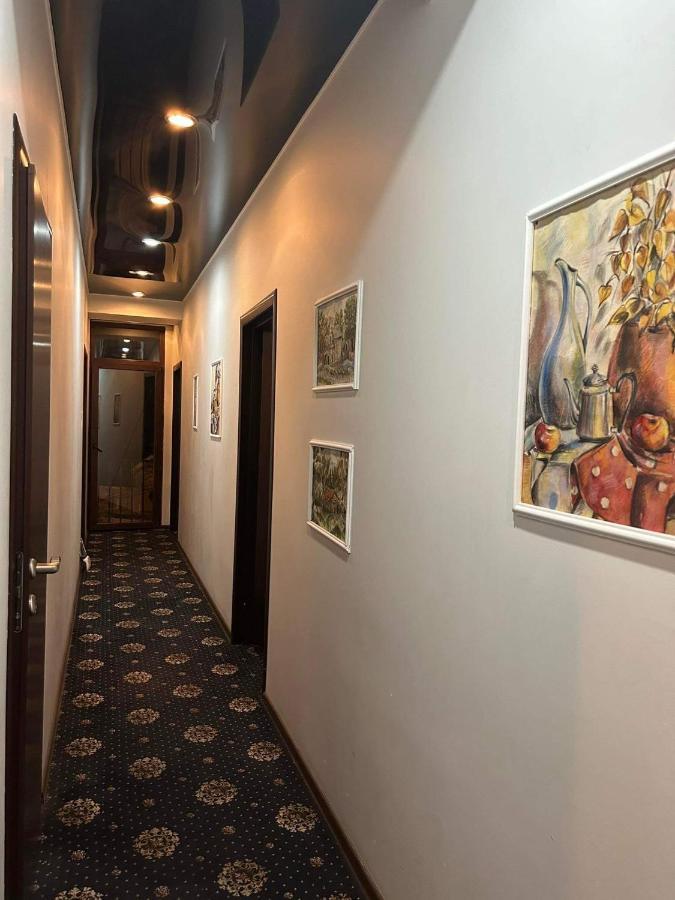 Du Vin Rouge Tbilisi Ξενοδοχείο Εξωτερικό φωτογραφία